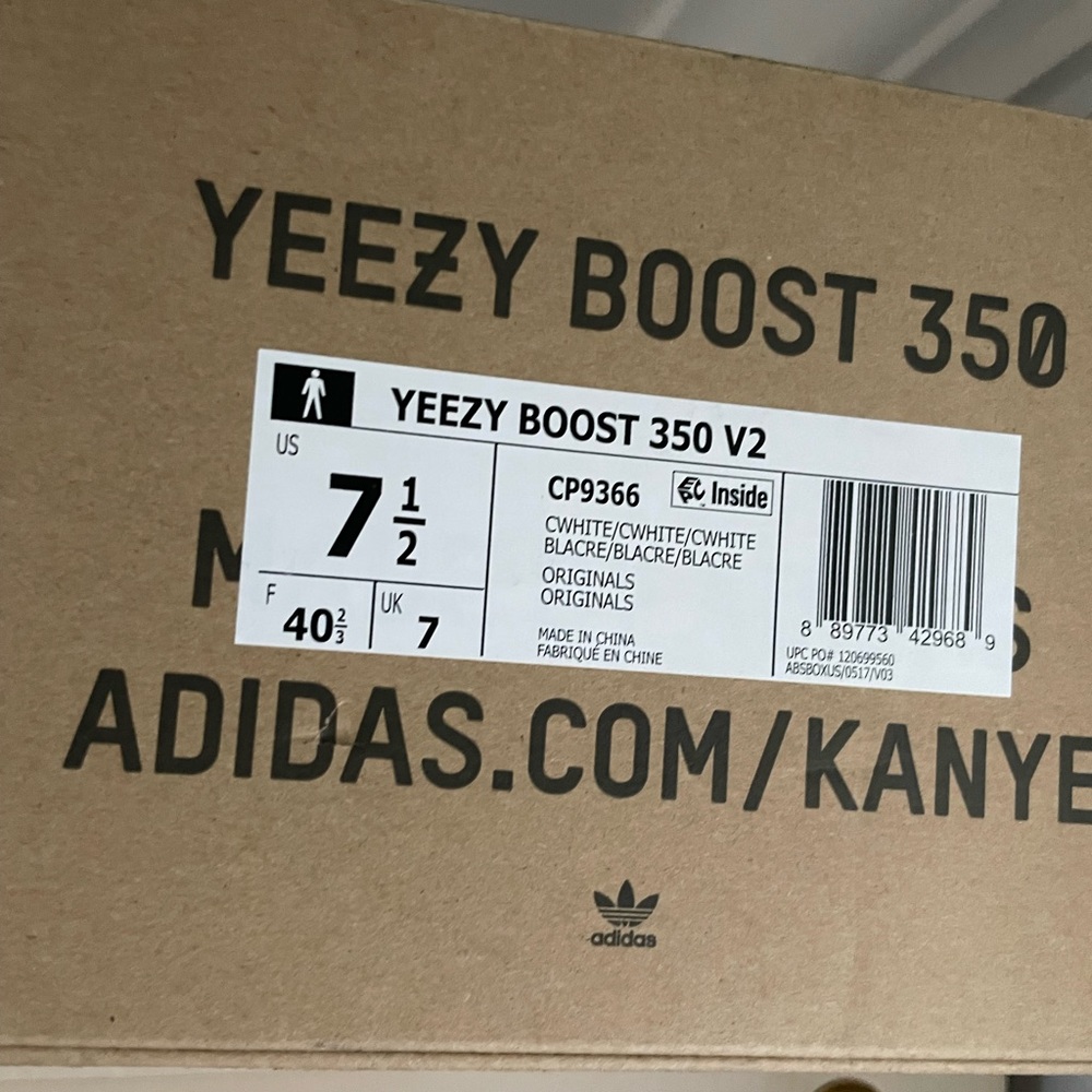 Adidas Yeezy Boost 350 V2 - Picture 6 of 6